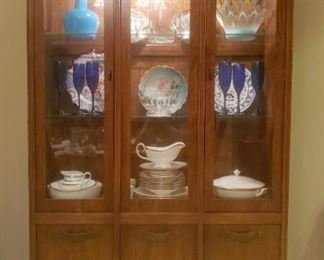 MCM display cabinet