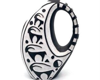 Lot 001
Marianne Starck "Tribal" Series Vase No. 5550