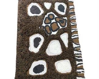 Lot 088-001
Vintage Cabin Crafts "Swahili" Wall Hanging