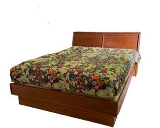 Lot 118
Mid Century Interform Danish Platform Bed