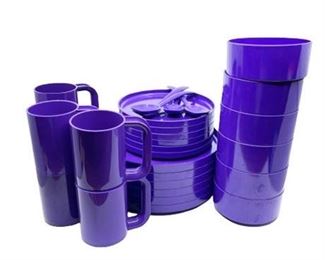 Lot 223
Heller Dinnerware Set by Massimo Vignelli