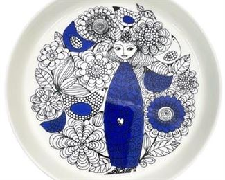 Lot 358-
Arabia No. 1873 Pastoraali Shallow Bowls