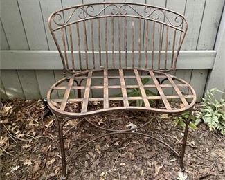 Lot 606
Metal Garden Settee