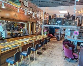 Parlour Estates in Hollywood - Your BEST choice for Antique and Vintage Collectibles