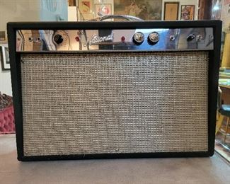 1970s National Guitar / Bass Combo Amp - in excellent working condition
