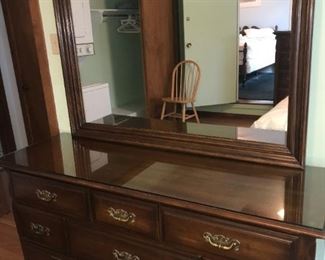 dresser with mirror from 5 piece bed set