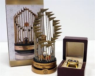 Kansas City Royals 1985 World Series George Brett Replica Ring And Replica Trophy