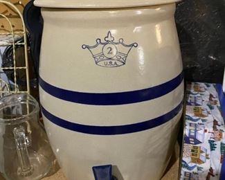Vge Robinson Ransbottom 2 Gallon Stoneware Water Cooler Blue Crown/Stripes w/Lid