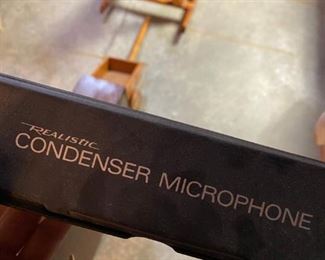 Realistic condenser microphone