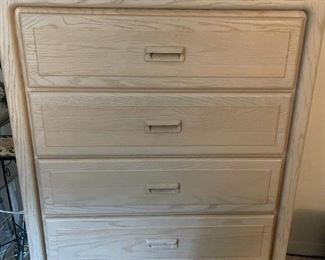 Stanley Furniture 5-Drawer Chest of Drawers