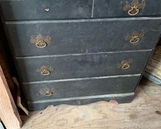 Old chat of drawers