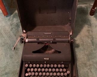 Old Royal typewriter 