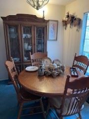 Oak dinette with 4 spindle back chairs + China cabinet