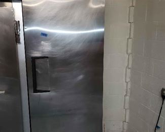 Vfd004 - True Manufacturing Model T-23 Commercial Refrigerator 83" h x 30" d x 27" w