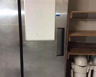 Vfd007 - MB Master-bilt Commercial Refrigerator Model WCC-235R