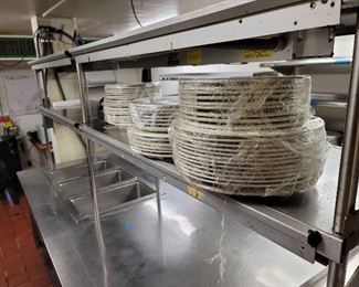 Vfd016 Large Commercial Center Workstation w/Heating Elements & 2-Door Refrigerator