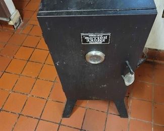 Vfd029 Authentic Smoke Hollow Vertical Wood Smoker