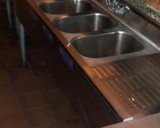 Vfd033 - Eagle Stainless Steel Sink W/Three Compartments