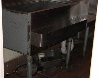 Vfd034 - Krowne Commercial Stainless Steel Sink Model W18-47L