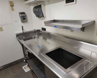 Vfd049 Larger Commercial Stainless Steel Sink , EnMotion Soap & Paper towel Dispencers