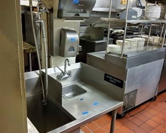 Vfd081 - Custom Made SS Table, Hand Wash Sink, EnMotion Soap & Paper Towel Dispenser & Hose/Faucet