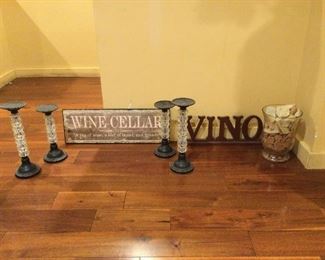 Vfd084 - Four Glass Candelabra, Wooden Signs, Natural Stones & Glass Vase