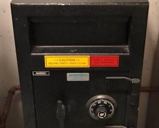 VFD086 - AMSEC DIAL LOCK SAFE 14" W x 14"D x 20.25"H #1 of 2