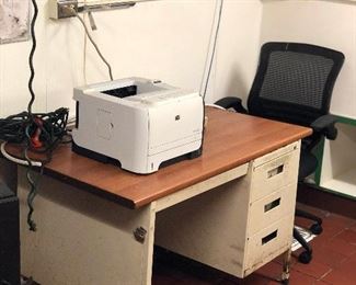 Vfd110 - Office Lot - Desk, Laser Printer, Shelf, Office Chair
