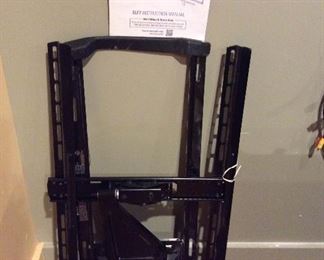 Vfd116 - Sanus Simpicity Metal TV Wall Mount Model SLF7 125lb Weight Capacity