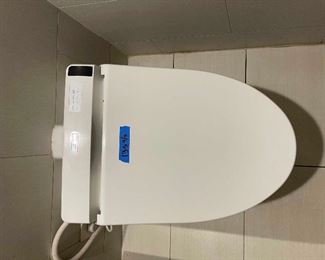 Vfd135 - Washlet C200 Toilet, Seat Cover Dispenser, Roll Holder & More Lot #2