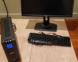 Vfd139 - Dell 24" Monitor, Keyboard & APC Digital Battery