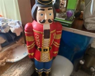  Nut Cracker Statue 