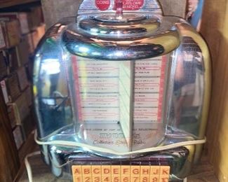 Table-top juke box 