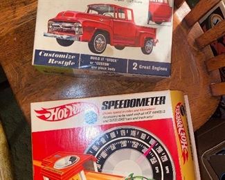 Hot Wheels  & Model Truck