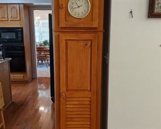 Clock cabinet 