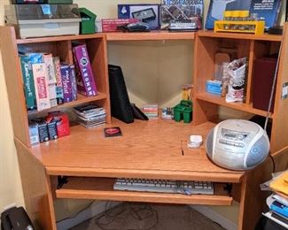 Corner desk