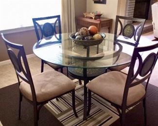 Kitchen table and chairs / dining table and chairs