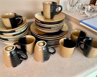 Dinnerware / dishes