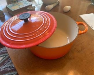 Le Creuset Flame Dutch oven in Very good condition 