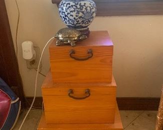 3 nesting boxes set
Blue accent lamp sold😀
Turtle clock sold😀