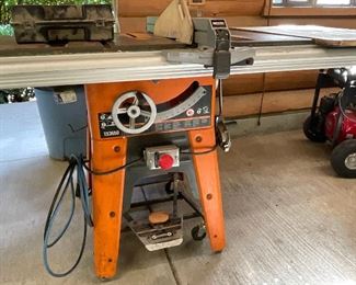 Rigid Contractors Table Saw