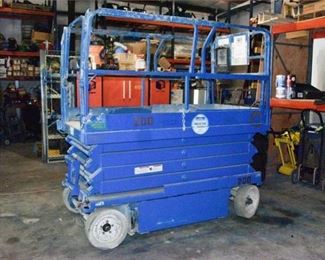 32. Commercial Scissor Lift