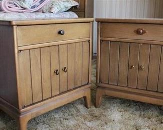 Matching Pair of Mid Century Broyhill Premier Division Night Stand End Side Tables