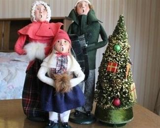 Vintage Byers Choice Ltd Christmas Holiday Singing Carolers and Tree