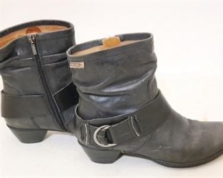 89 - Pikolinos Boots Size 8.5
