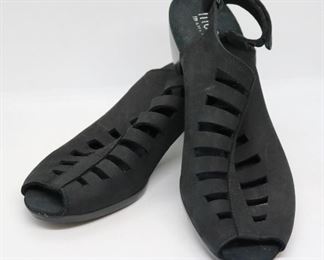 121a - Black Suede like Heels by Munro Size 8
