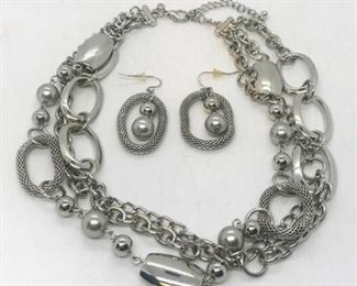 143 - Premier Designs triple link necklace & earrings 17" necklace
