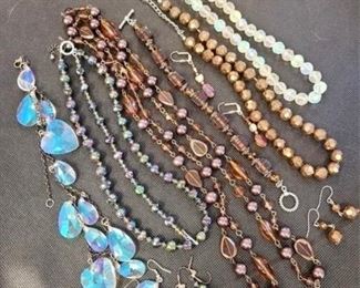 167a - Group of jewelry
