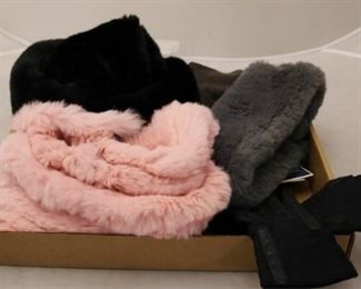 171a - Box lot of Women's Accessories Includes faux fur scarves & 1 collar 2 pairs of gloves
