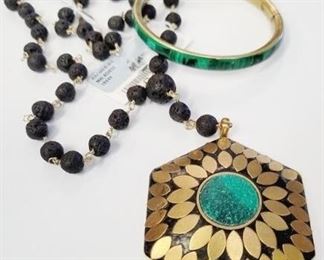 192a - Malachite pendant necklace & bangle
